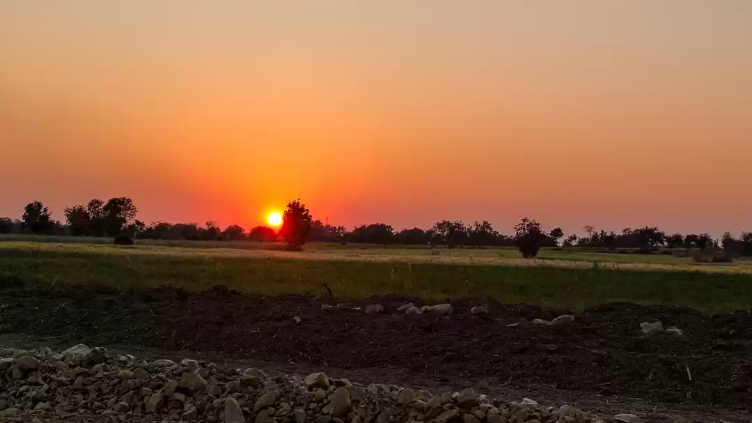 Photo of शाम को सूरज ढल रहा ह