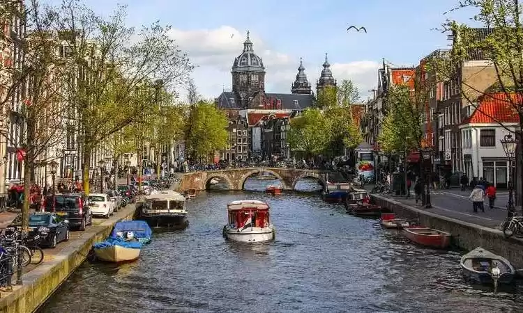 Photo of Amsterdam for beginn
