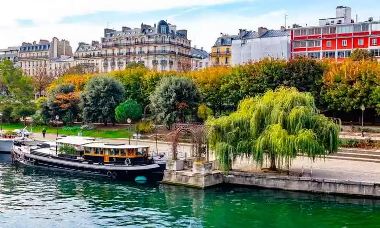 Photo of Autumn colors of Par