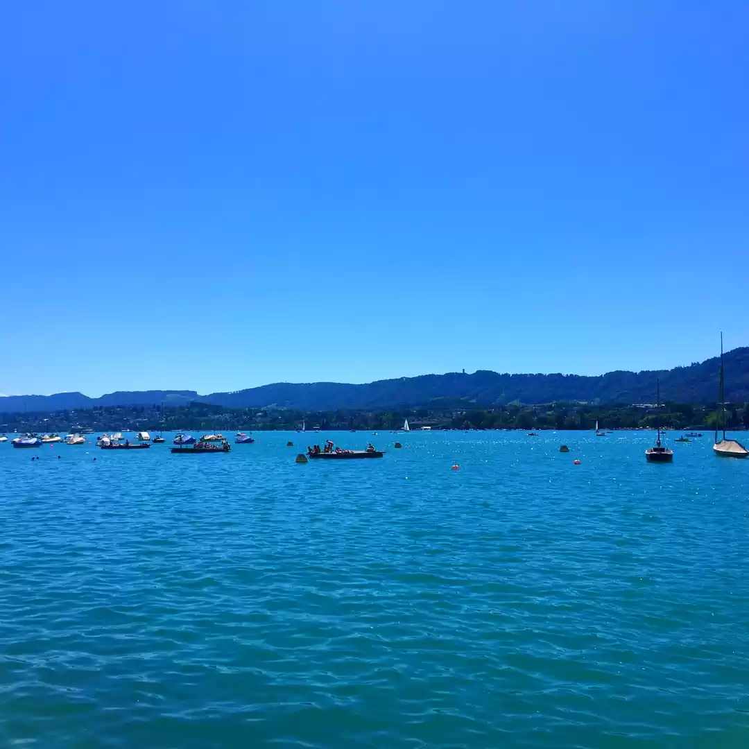 Photo of Lake Zurich, a day o