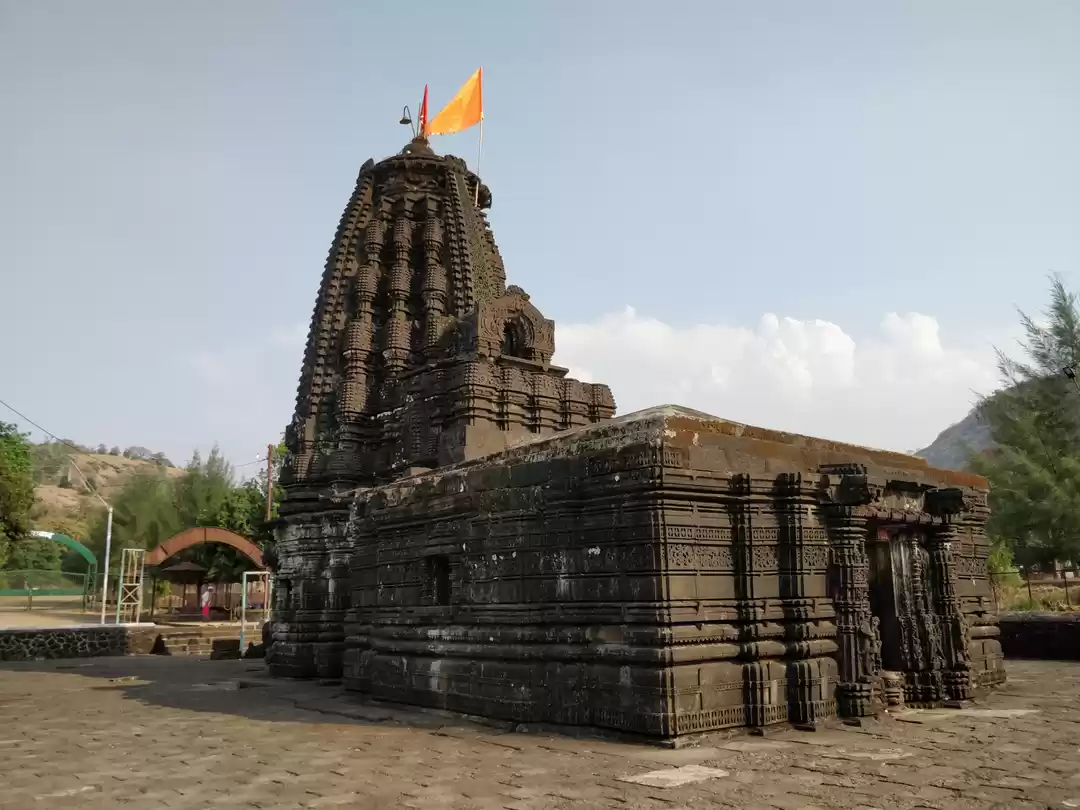 Photo of Amruteshwar Temple