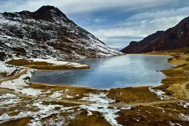 Photo of নাগালের মধ্যেই বেশ অ