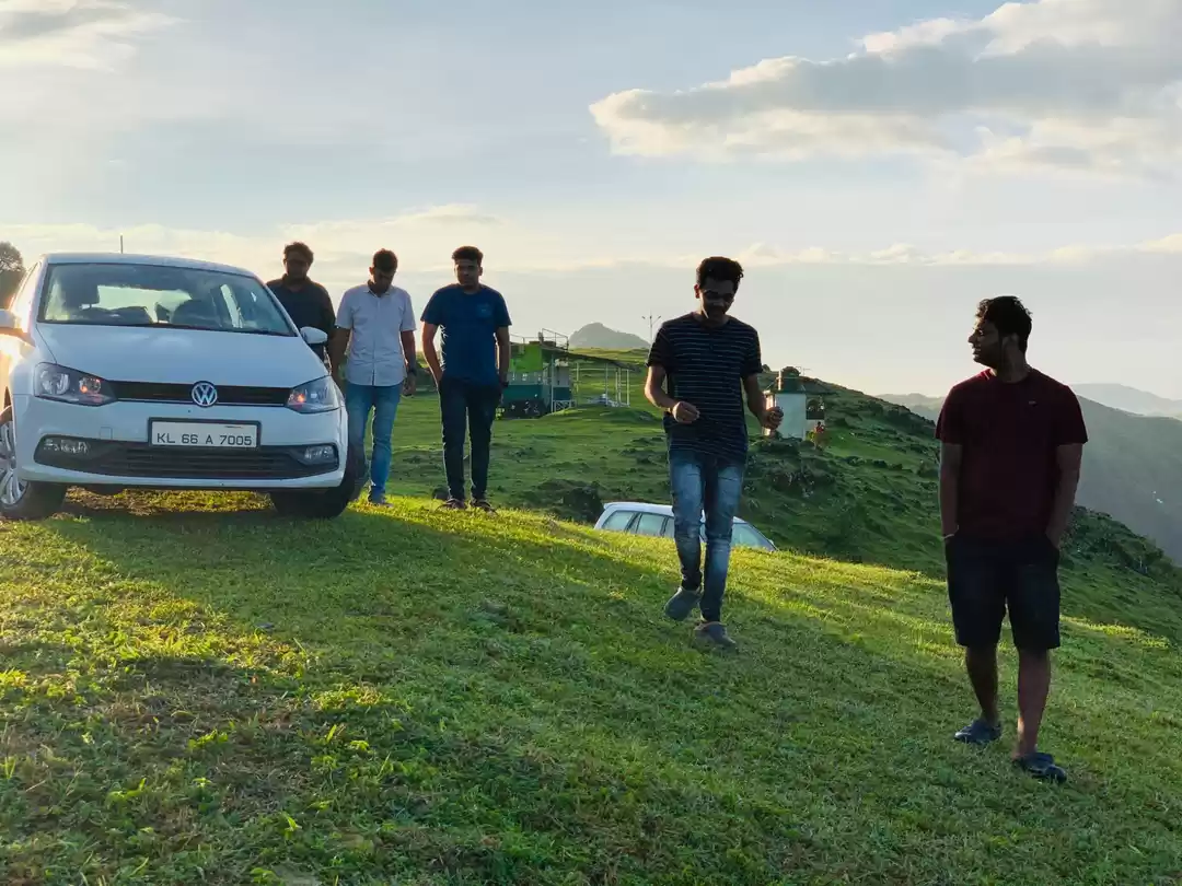 Photo of Near Thangalppara, V