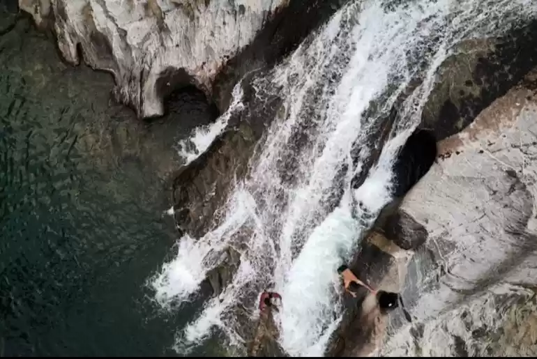 Photo of Arippara Waterfall: 