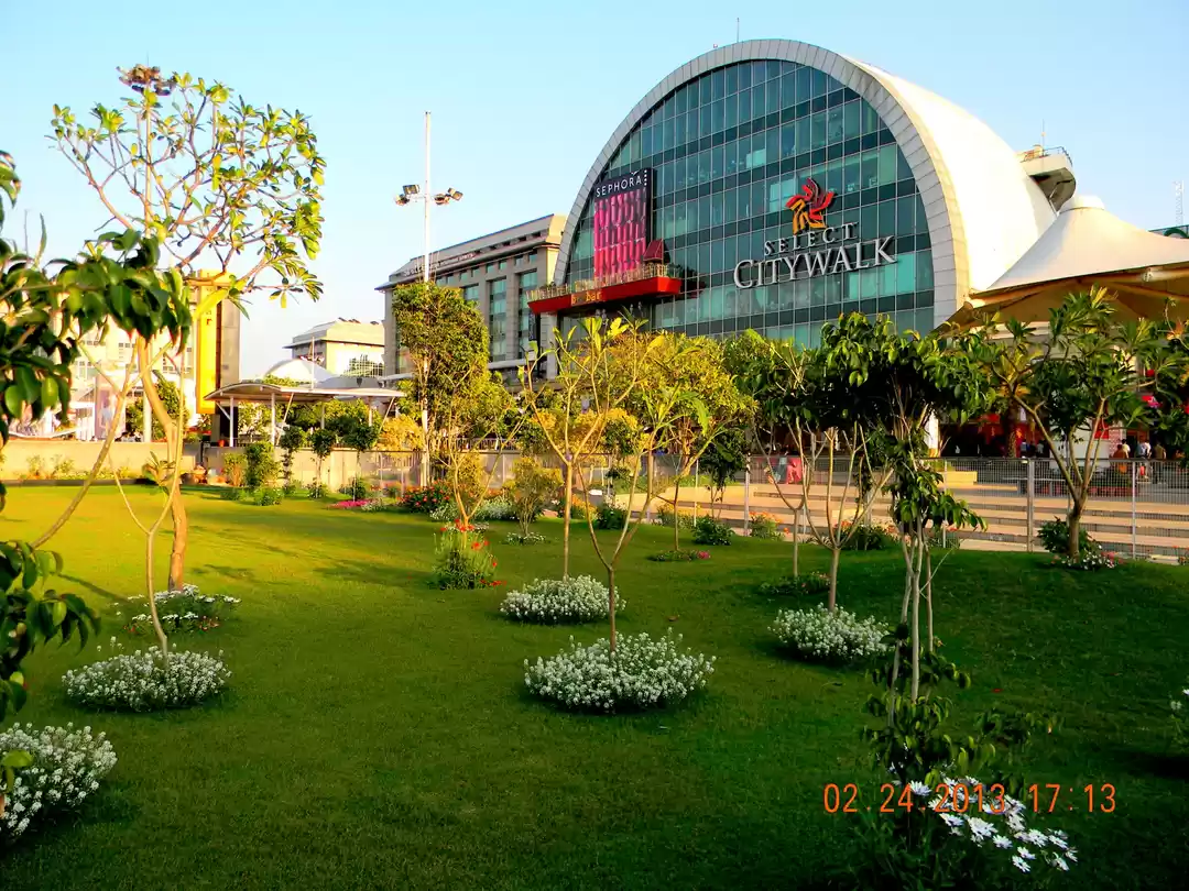 DLF Mall of India  WhatsHot Delhi Ncr