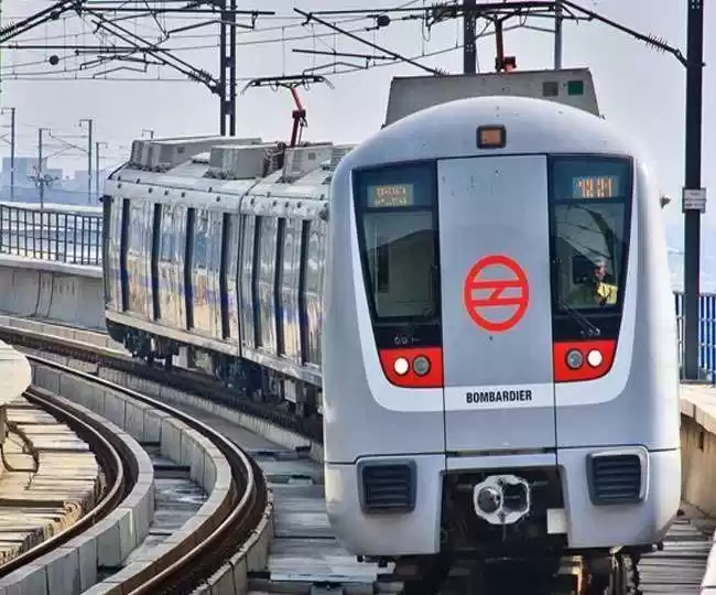 Photo of दिल्ली में मेट्रो पर