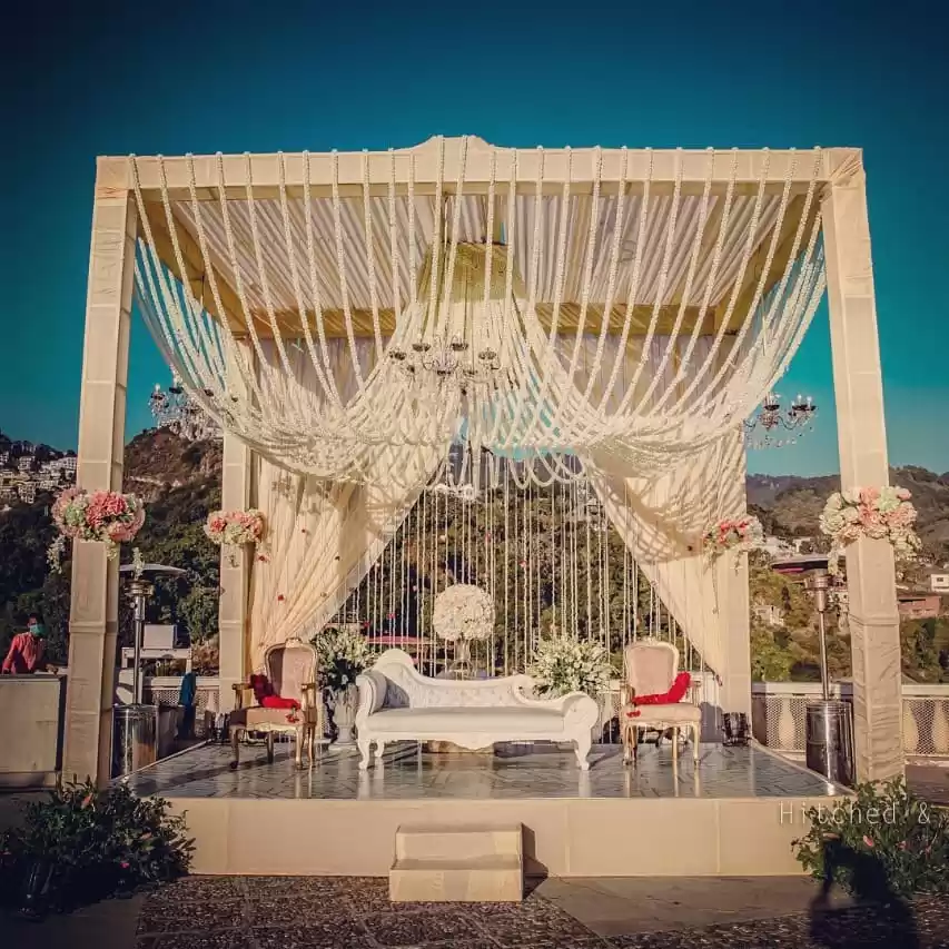 Photo of डेस्टिनेशन वेडिंग के