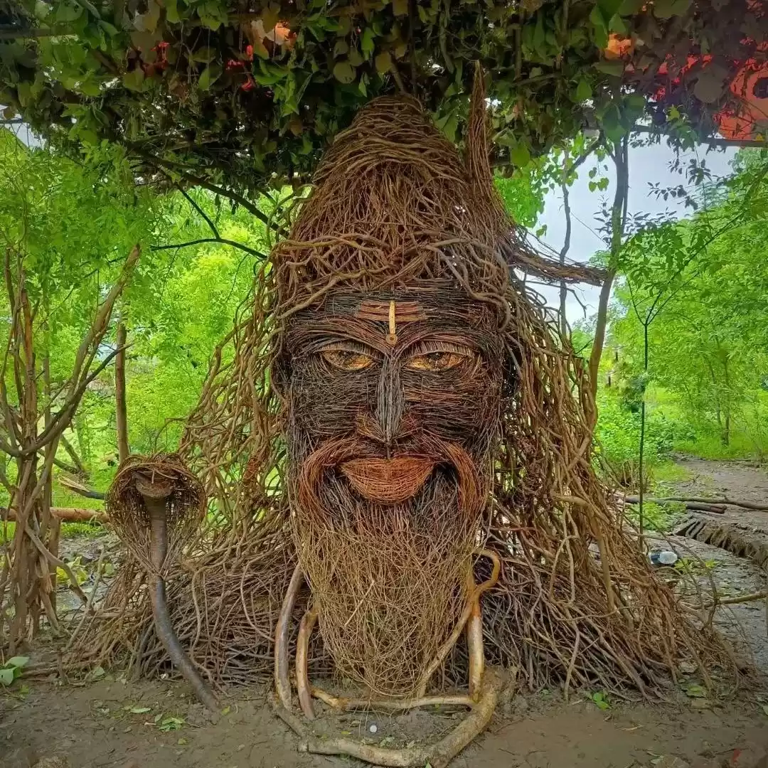 Photo of मठ मंदिर सिवनी: चंदन