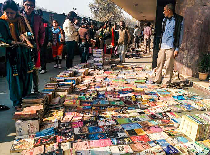 Daryaganj Sunday Book Market