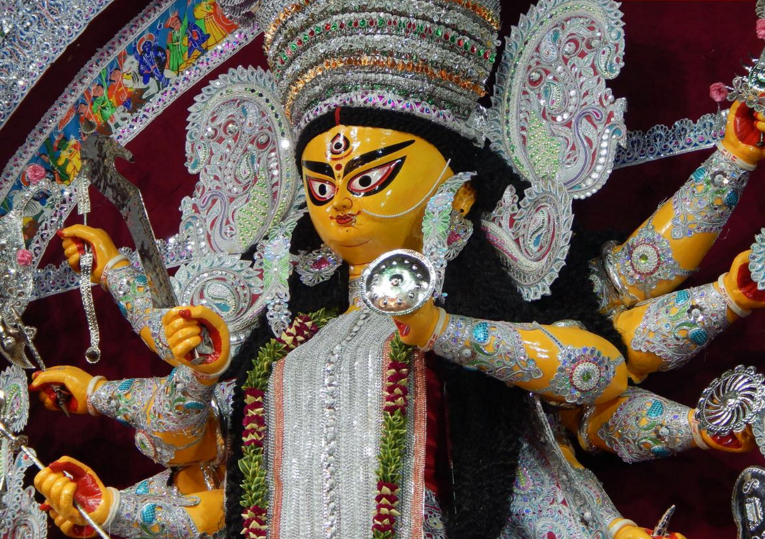 10 Grandest Durga Puja Pandals In Kolkata Where You Can Meet Maa The pandal is decorated with finely detailed craft works. durga puja pandals in kolkata