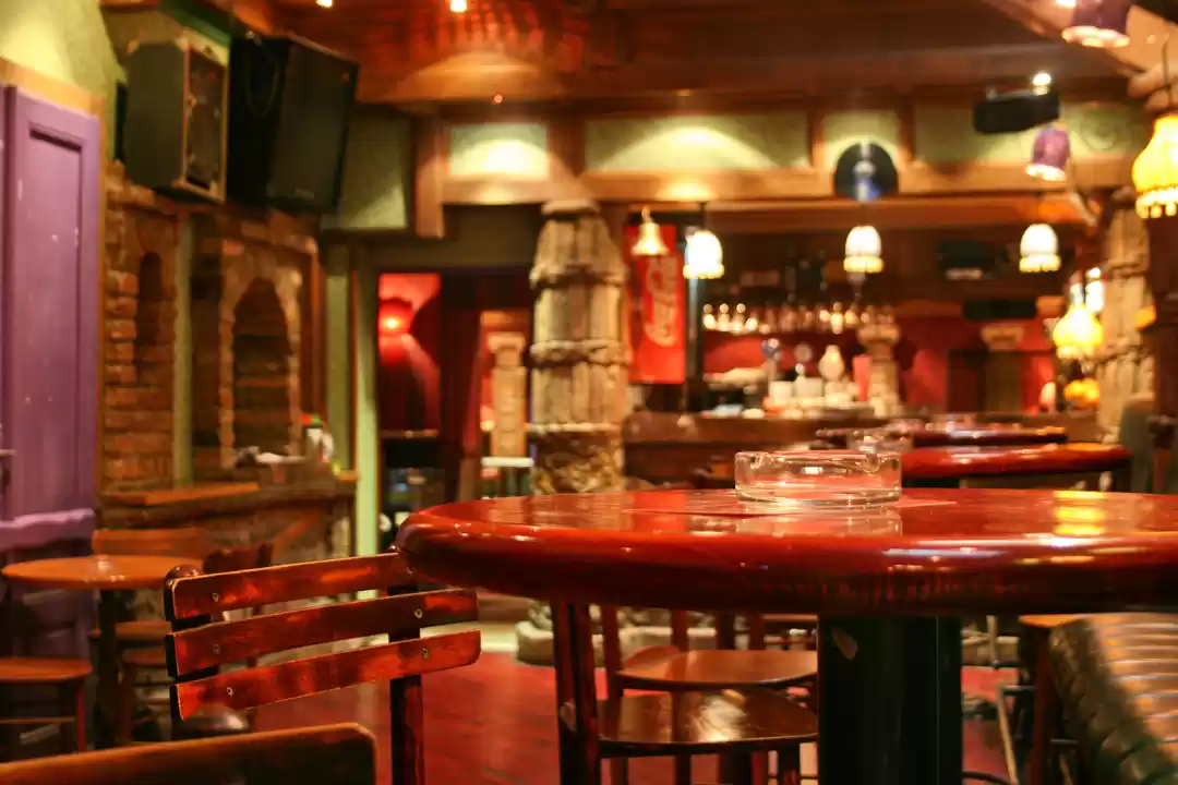Photo of Only one bar in Indi