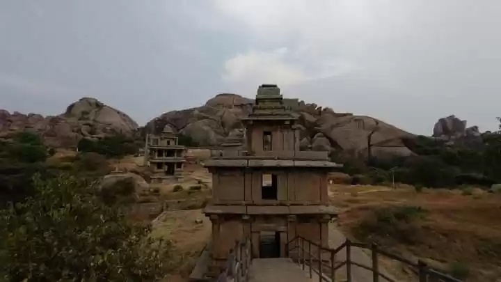 Photo of उंच डोंगरावर सांडलेल