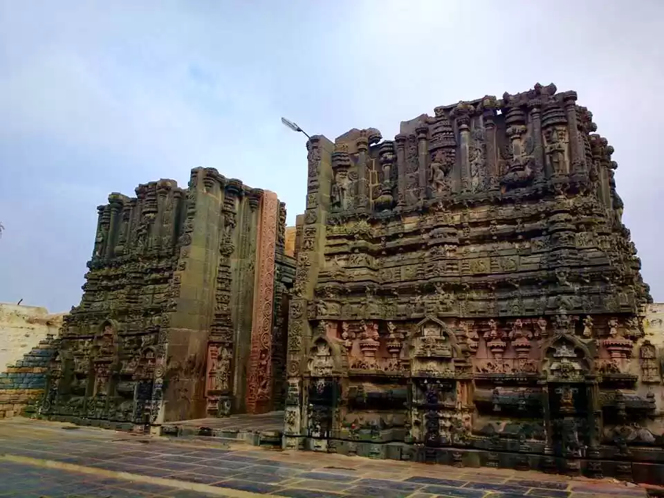 Photo of Tadipatri Twin Templ