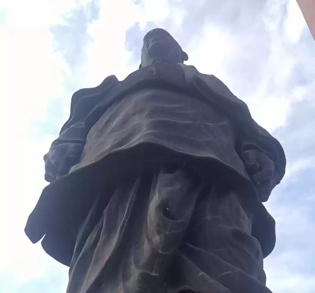 Photo of Amazing Place STATUE