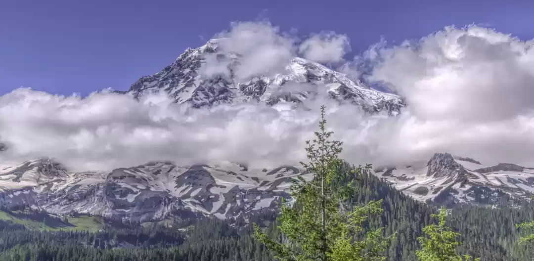 Photo of Mt. Rainier Plays Pe