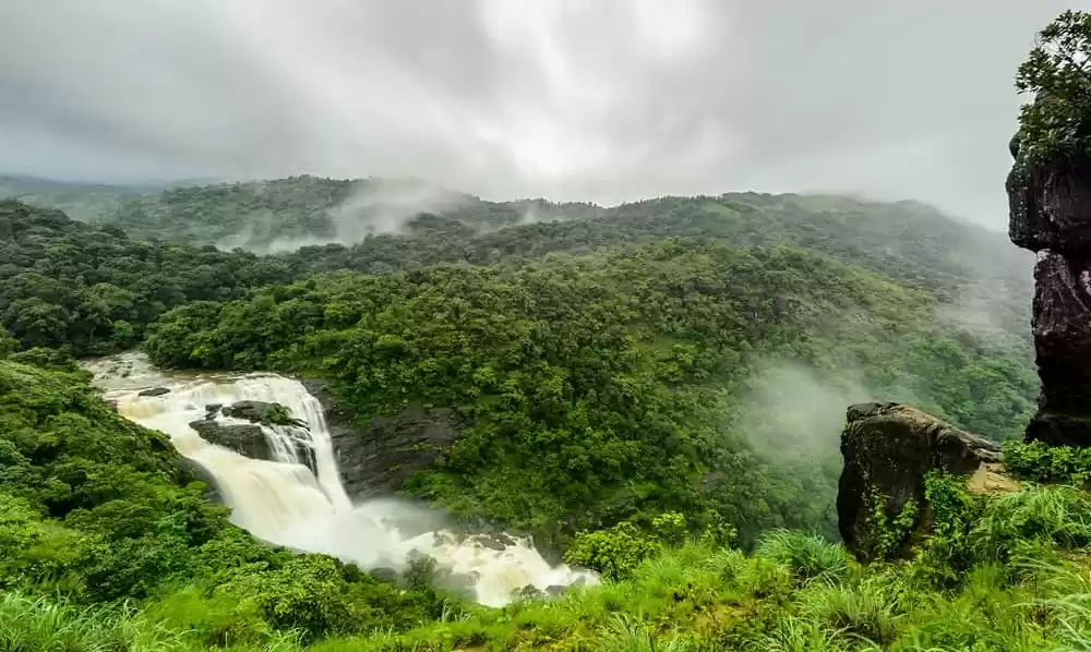 Photo of বর্ষায় ঘুরতে যাওয়ার 