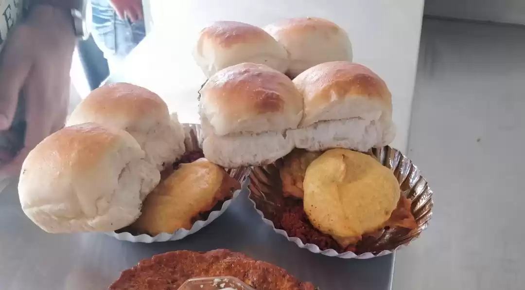 Photo of Potpourri of street