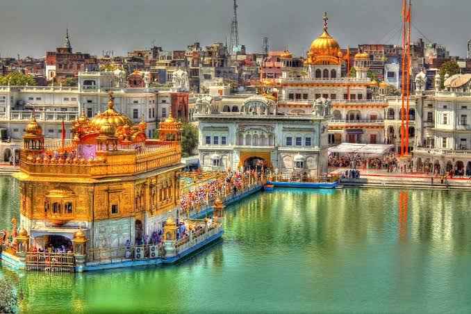 Golden Temple Amritsar | Temple photography, Golden temple wallpaper,  Golden temple