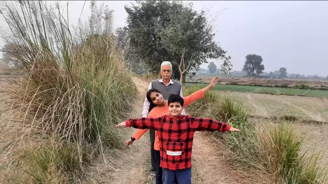 Photo of somewhere in rural V