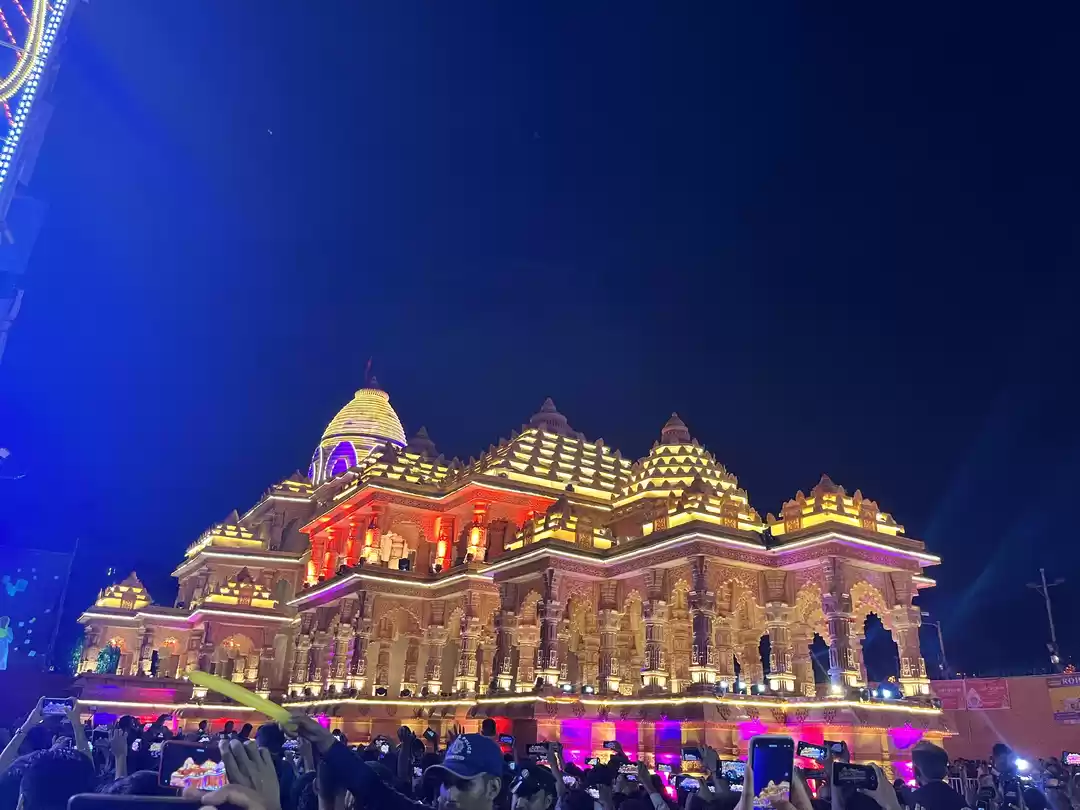 Photo of Pandal Hopping Scene