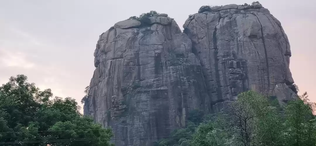 Photo of Puligundu Rock Mount