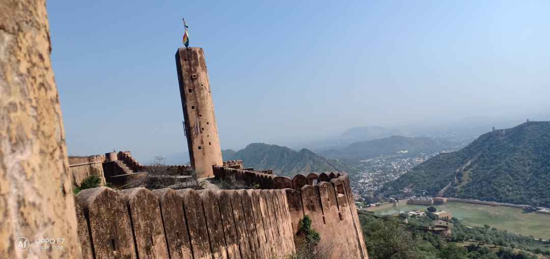 Jaigarh Fort houses Jaiwan , world 's largest Canon