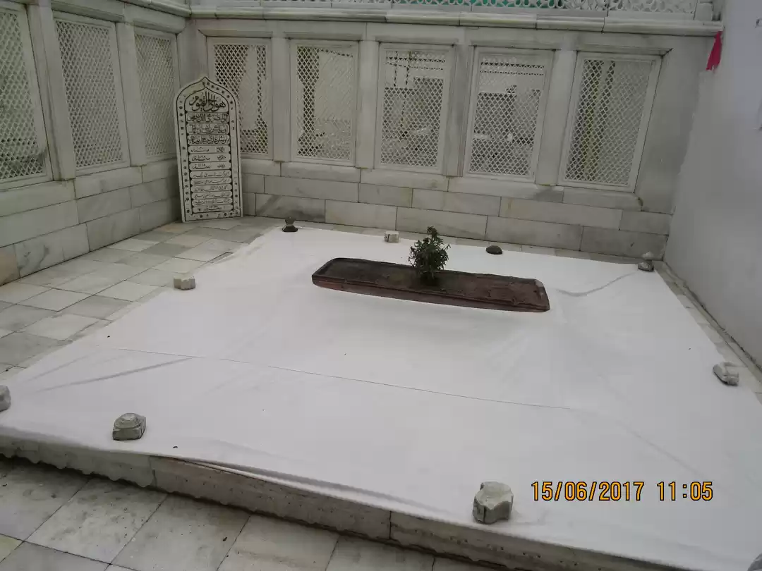 Photo of An Emperor rests her