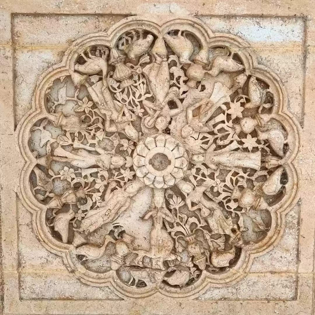 Photo of Beautiful carving at