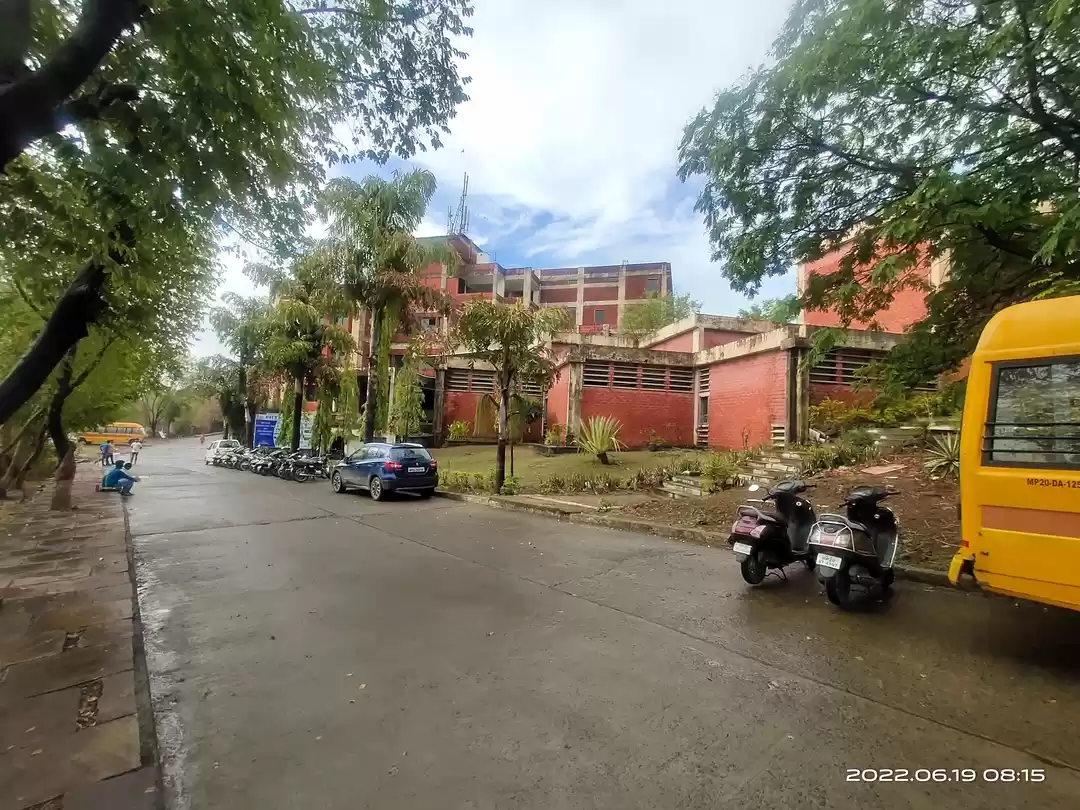 Photo of जबलपुर के हितकारणी ह