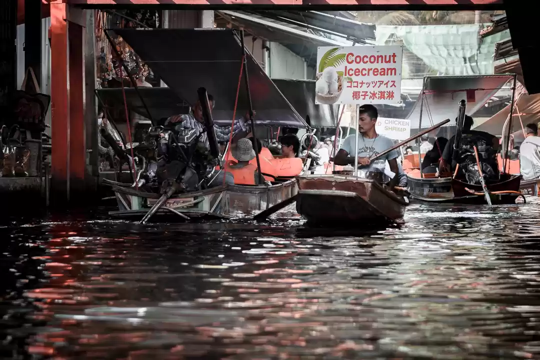 Photo of damnoen saduak float