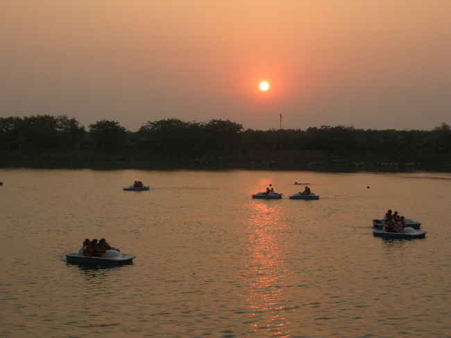 Top 16 Things To Do In Mumbai In 2019 Activities In Mumbai Tripoto Here are 40+ fascinating things to do in mumbai crawford is quite connected to cst station if coming from central mumbai route and the nearest station for western railway route is 'marine lines' at just 10 to 15 minutes walking distance from railway station and 5 minutes by taxi. top 16 things to do in mumbai in 2019