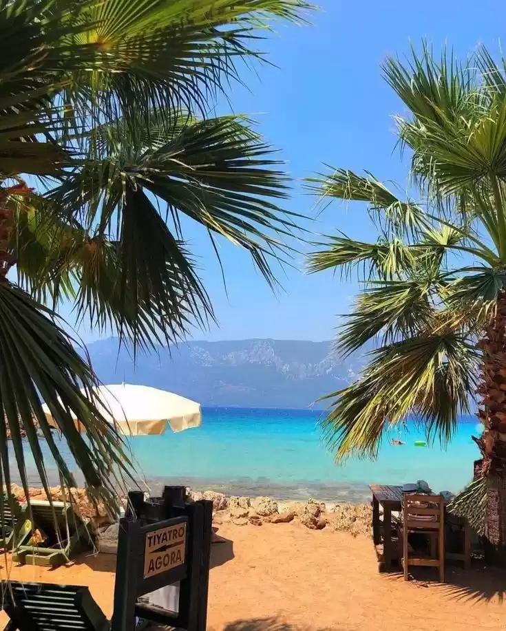 Photo of CLEOPATRA'S ISLAND :