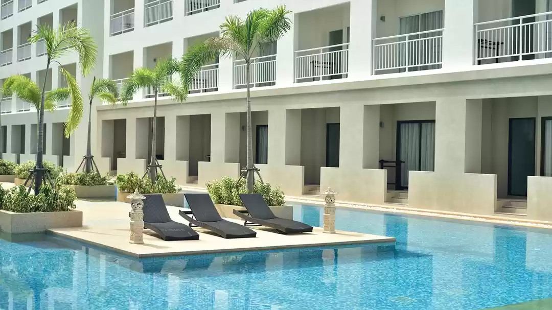 Photo of The Land Of White El