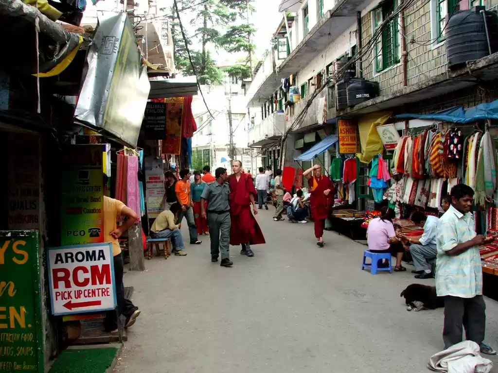 Photo of Yoohin Chala Chal Ra