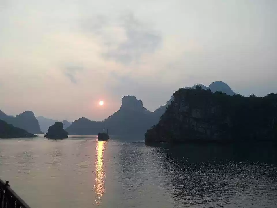 Photo of #SwipeRightToTravel 