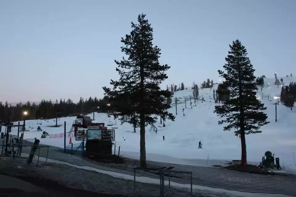 Photo of #SwipeRightToTravel 