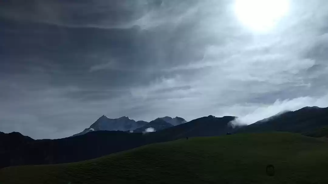 Photo of Skeleton Lake - Roop