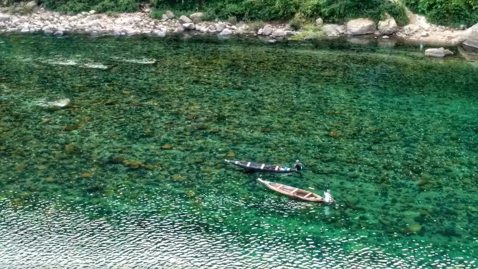 Shnongpdeng : An incredible tourist destination in Meghalaya created by  crystal clear Umngot river