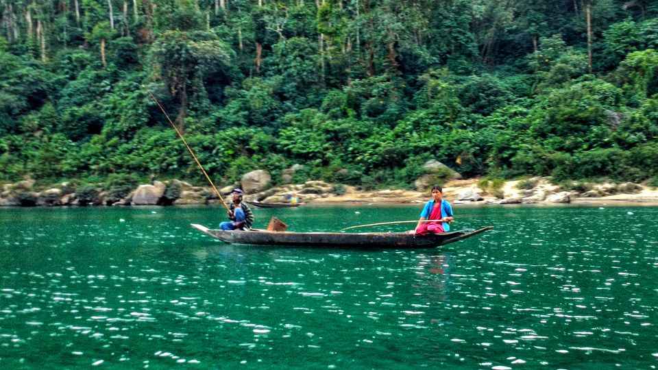 A Guide To Shnongpdeng The Village In Meghalaya Where Boats Float In The Air Tripoto Camping at dawki, shnongpdeng nestled in nature camps, meghalaya.