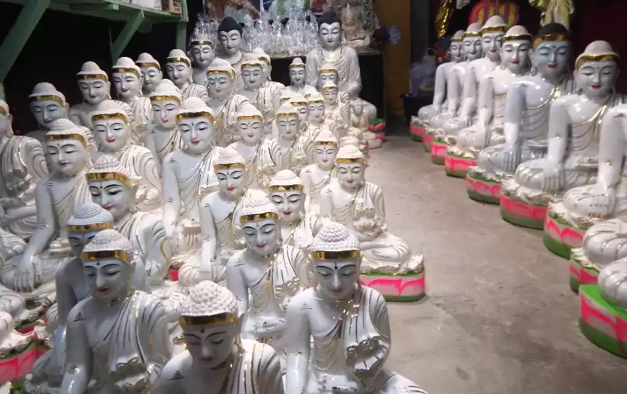 Photo of Myanmar – Monks, Myt