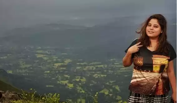 Photo of Under 12 Hours, Thes