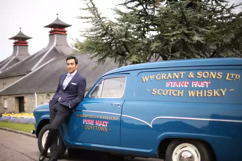 Photo of Rahul Khanna on a gl