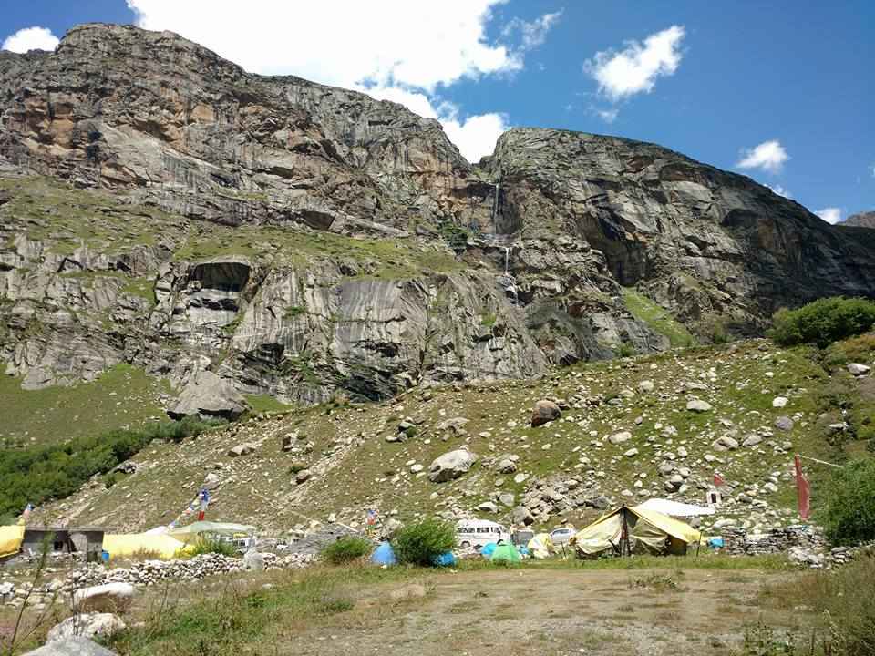 Everything You Need To Know About Sara Umga Pass Trek Tripoto Yak breeding center at syangboche 5. sara umga pass trek
