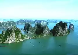 Photo of Cruising in Halong B