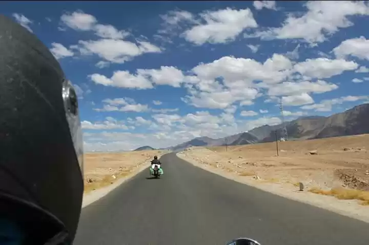 Photo of 1 Destination, 2 Bul