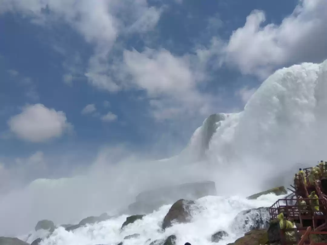 Photo of Niagara Falls: mist,