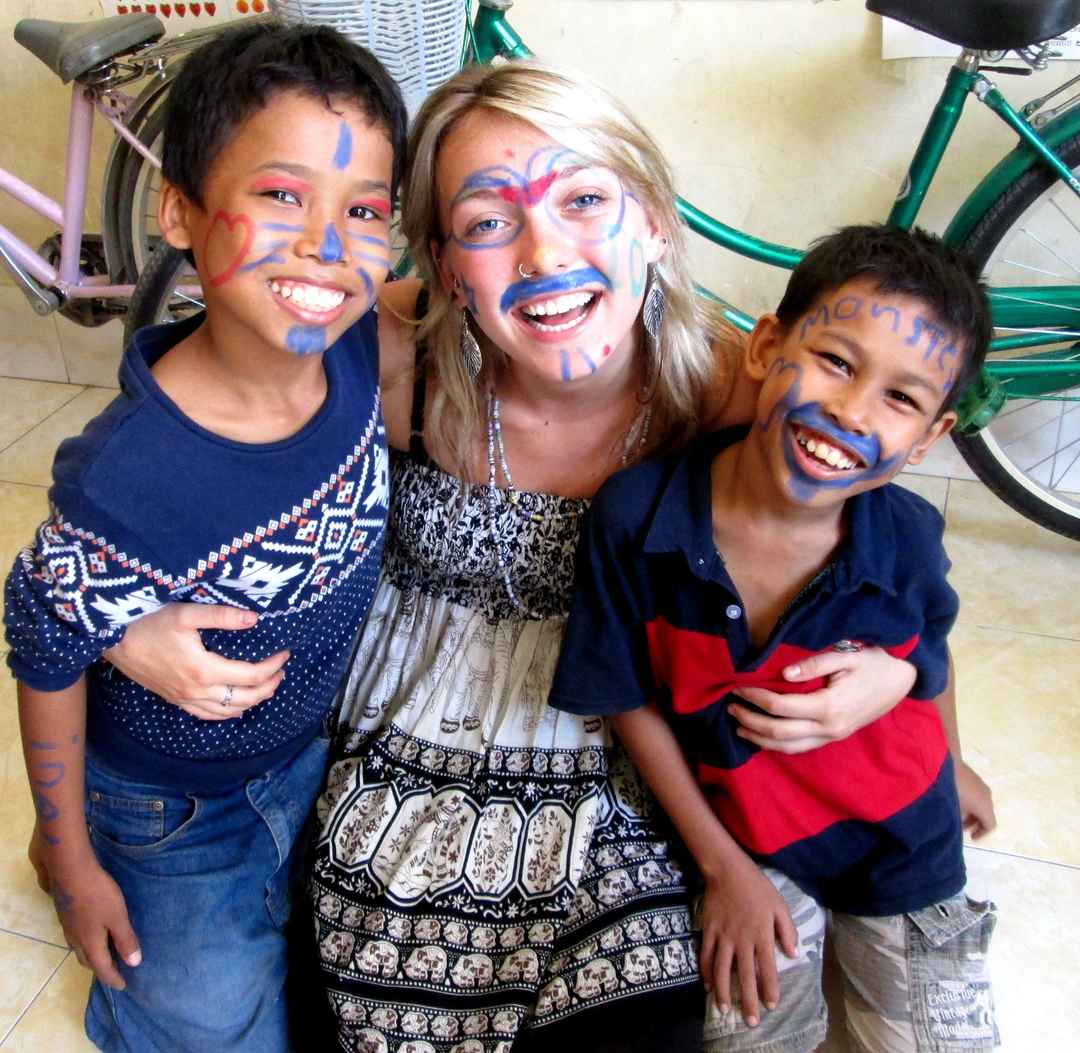 Photo of 16 Volunteering Experiences in 16 Different Countries with Children