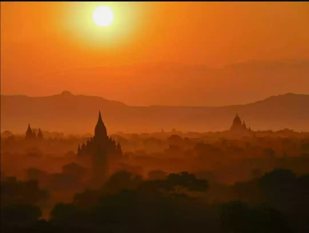 Photo of the sunset of bagan