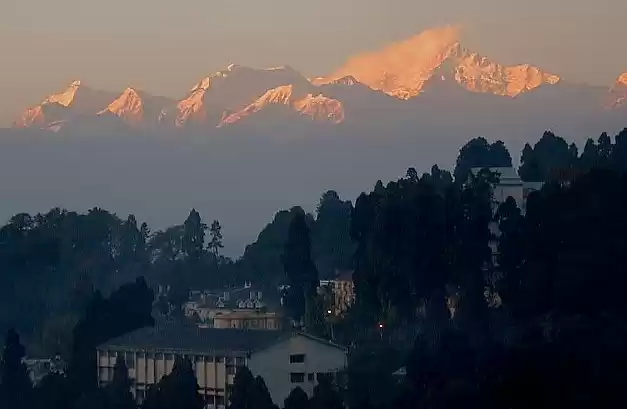 Photo of Darjeeling. Queen of