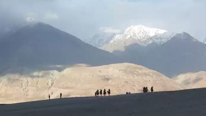 Photo of Biking through the h